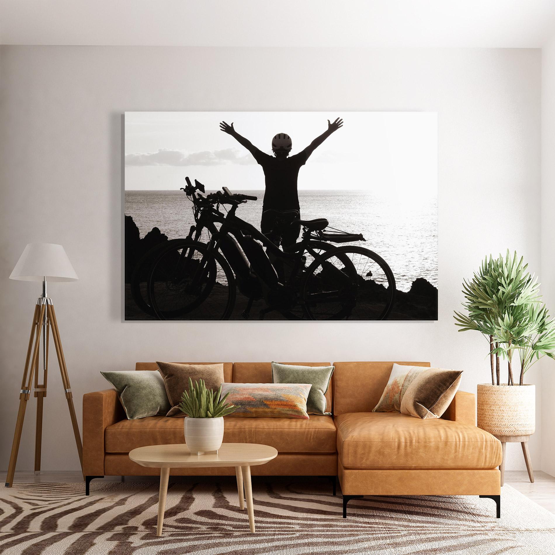 Glasbild Facing Sea Woman mockup 7