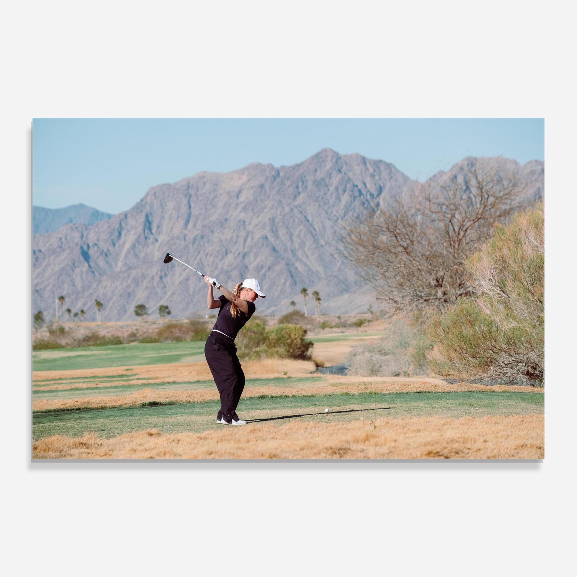 Glasbild Golf Player Woman mockup 0