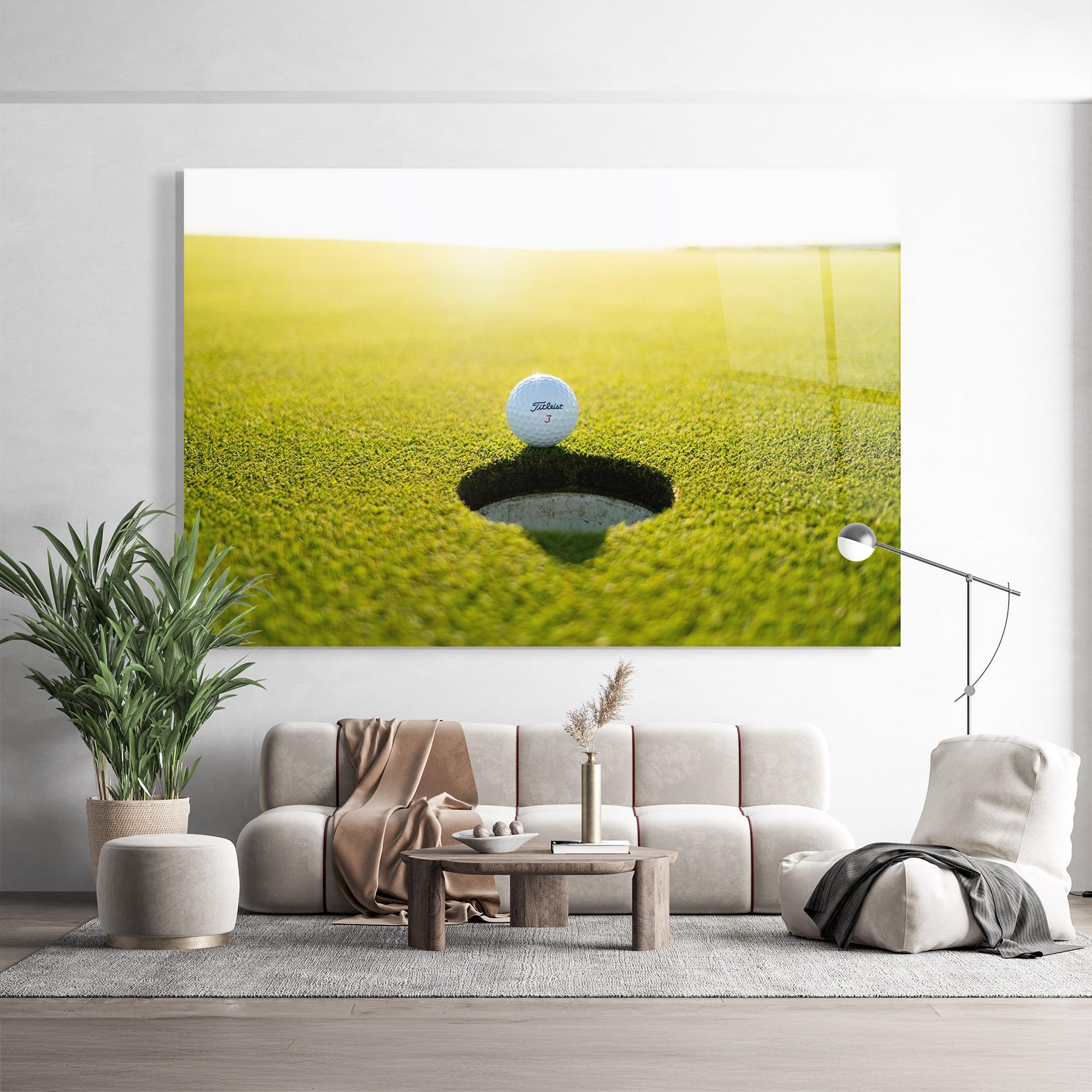 Glasbild Golf Ball Close To Fall mockup 9