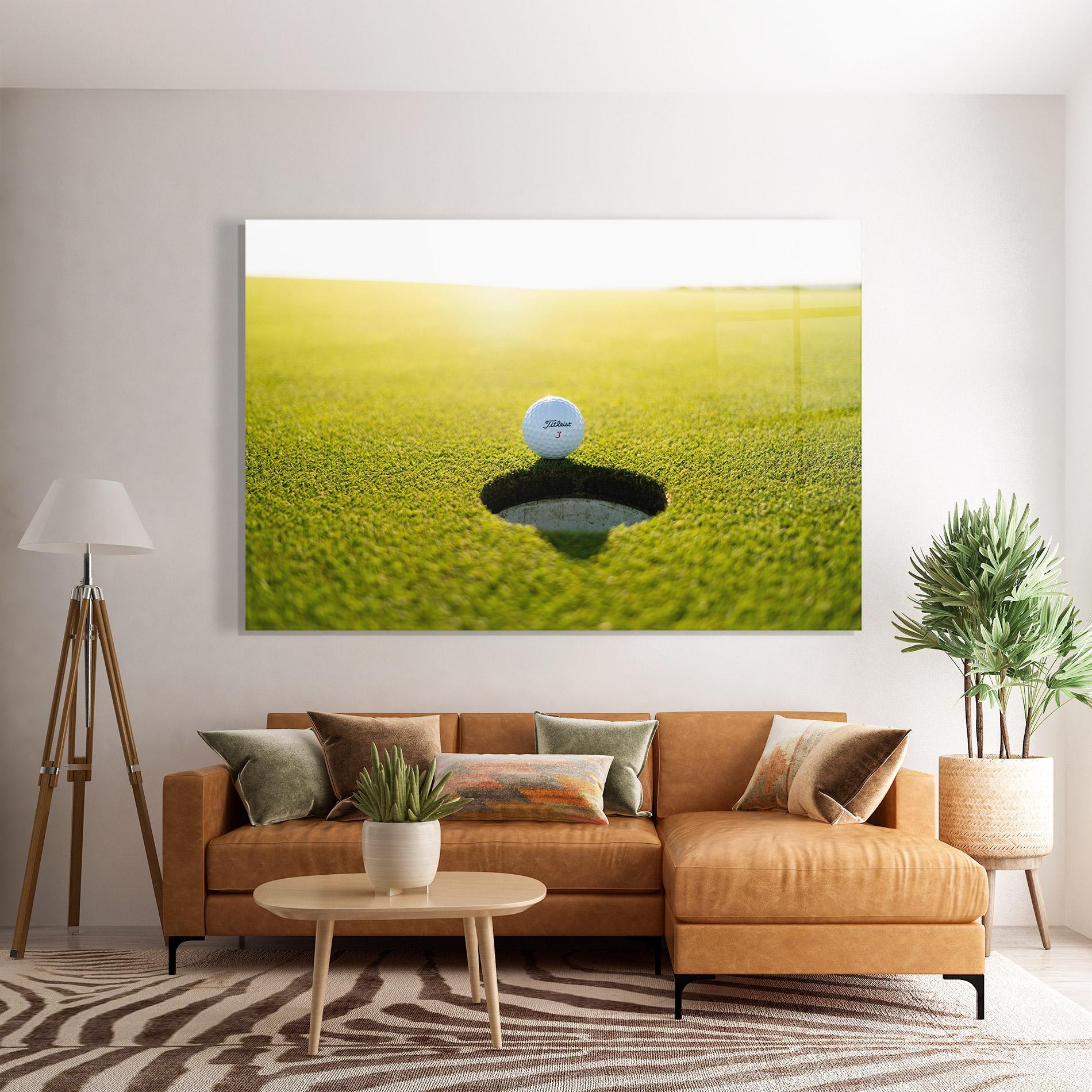 Glasbild Golf Ball Close To Fall mockup 7